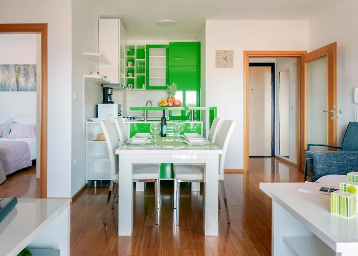 Nest Apartment Makarska